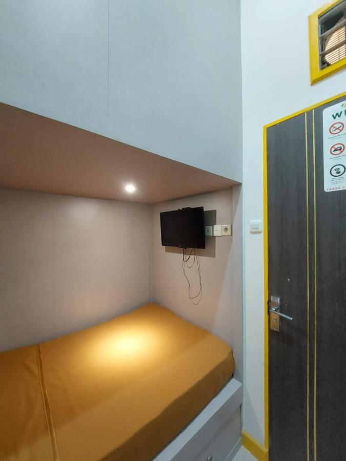 Hotel kapsul Autumn Living Surabaya